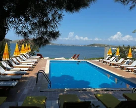 Balıkesir Avşa Adası'nda Deniz Sıfır, Ortak Havuzlu, Konforlu Oda - 2