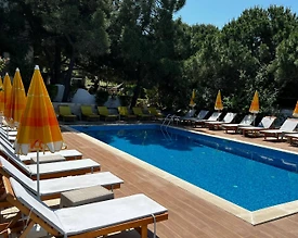 Balıkesir Avşa Adası'nda Deniz Sıfır, Ortak Havuzlu, Konforlu Oda - 3