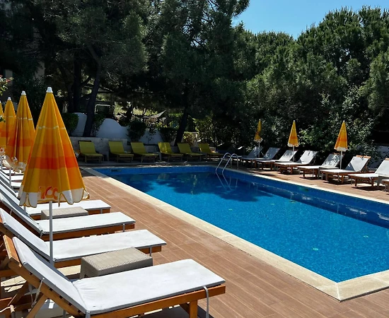 Balıkesir Avşa Adası'nda Tesis İçerisinde, Ortak Havuzlu, Modern Oda - 1