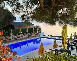 Balıkesir Avşa Adası'nda Tesis İçerisinde, Ortak Havuzlu, Modern Oda - 3