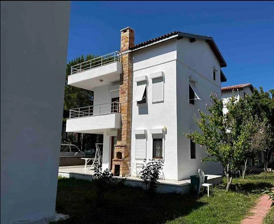 Balıkesir Ayvalık'ta Denize Sıfır Konumda, 7 Kişilik, Merkezi Yazlık - 1