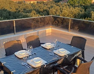 Balıkesir Edremit'de Denize Yakın, 12 Kişilik, Modern Villa - 4