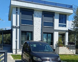 Balıkesir Edremit'de Denize Yakın, 12 Kişilik, Modern Villa - 1