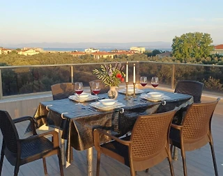 Balıkesir Edremit'de Denize Yakın, 12 Kişilik, Modern Villa - 5