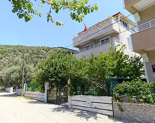 Balıkesir Marmara'da Merkezi Konumda, Bahçeli, Konforlu Lüks Suit - 2