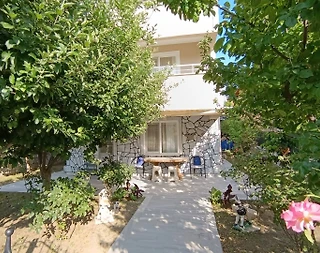 Balıkesir Marmara'da Merkezi Konumda, Bahçeli, Konforlu Lüks Suit - 1