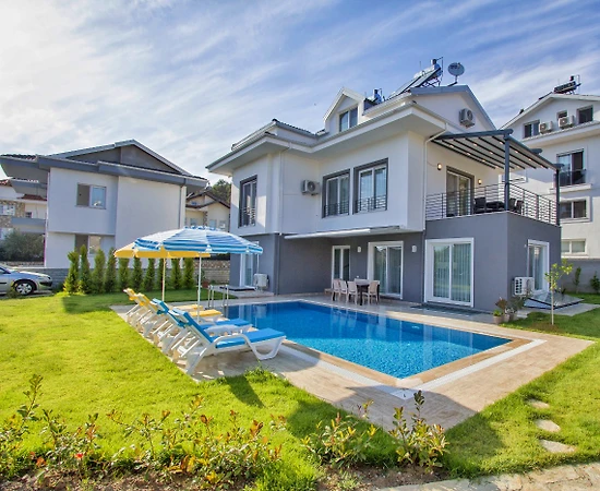 Fethiye Foça'da Büyük Bahçe İçerisinde, Özel Havuzlu, Kiralık Villa - 1