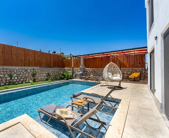 Muğla Seydikemer'de Huzurlu Doğada, Özel Havuzlu, Lüks Villa - 1