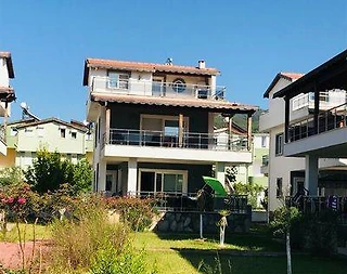 Kuşadası Güzelçamlı'da Merkezi Konumda, Ortak Havuzlu, Bahçeli Villa - 5