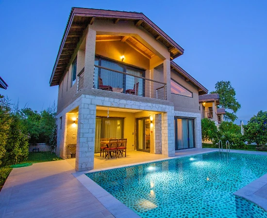 Fethiye Yanıklar'da Yemyeşil Bahçeli, Özel Havuzlu, Jakuzili Villa - 1
