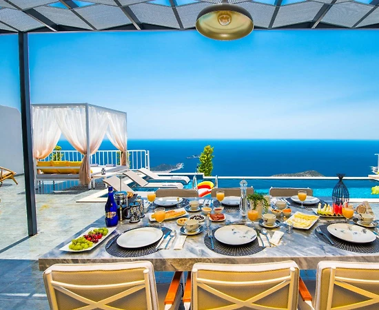 Kaş Bezirgan'da Yeşillikler İçerisinde, Özel Havuzlu, Kiralık Villa - 1