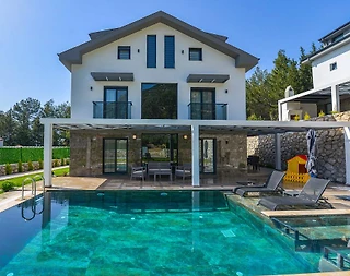 Fethiye Ölüdeniz'de Geniş Bahçeli, Özel Havuzlu, Kiralık Villa - 3