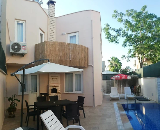 Serik Kadriye'de Şık Mimariye Sahip, Özel Havuzlu, 6 Kişilik Villa - 1