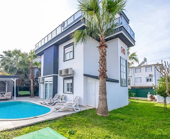 Serik Kadriye'de Konforlu Tasarıma Sahip, Özel Havuzlu, Kiralık Villa - 1
