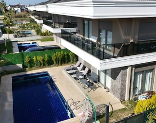 Serik Belek'te Site İçerisinde, Özel Havuzlu, 3+1 Villa - 1