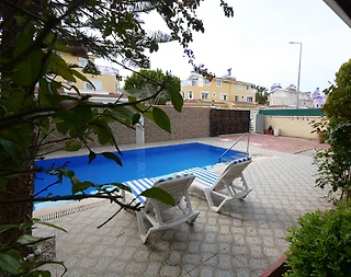 Serik Kadriye'de Geniş Bahçe İçerisinde, Özel Havuzlu, Konforlu Villa - 3