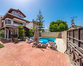 Serik Kadriye'de Geniş Bahçe İçerisinde, Özel Havuzlu, Konforlu Villa - 3