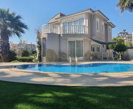 Serik Belek'te Geniş Ailelere Uygun, Özel Havuzlu, Lüks Villa - 1