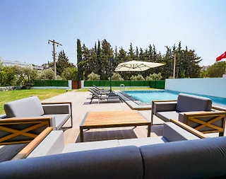 Bodrum Akyarlar'da Geniş Bahçe İçerisinde, Özel Havuzlu, Modern Villa - 3