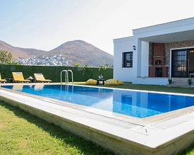 Bodrum Bahçelievler'de Denize Yakın, Özel Havuzlu, Modern Villa - 3