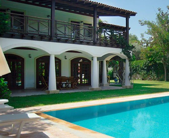 Bodrum Bitez'de Geniş Bahçeli, Özel Havuzlu, Denize Yakın Villa - 1