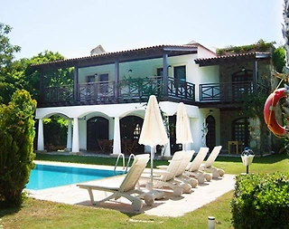 Bodrum Bitez'de Geniş Bahçeli, Özel Havuzlu, Denize Yakın Villa - 3