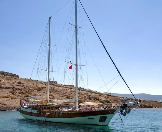 Fethiye Göcek'te Eşsiz Mavilikler İçerisinde, 12 Kişilik, Geniş Gulet - 1