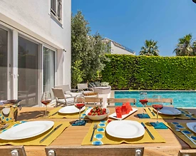 Bodrum Eskiçeşme'de Merkezi Konumda, Özel Havuzlu, Bahçeli Villa - 3