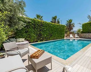 Bodrum Eskiçeşme'de Merkezi Konumda, Özel Havuzlu, Bahçeli Villa - 5