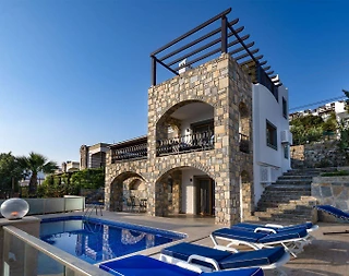 Bodrum Geriş'te Denize Sıfır, Özel Havuzlu, Görkemli Villa - 1