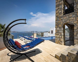 Bodrum Geriş'te Denize Sıfır, Özel Havuzlu, Görkemli Villa - 4