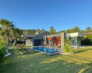 Bodrum Geriş'te Geniş Bahçeli, Özel Havuzlu, Modern Villa - 1