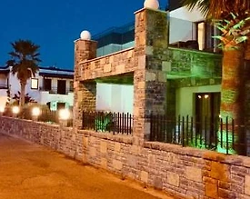 Bodrum Gümbet'te Denize Yakın Konumda, Ortak Havuzlu, Konforlu Suit - 2