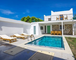 Bodrum Gümbet'te Denize Sıfır Konumda, Özel Havuzlu, Lüks Taş Ev - 4