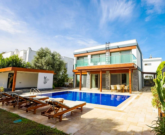 Bodrum Gümbet'te Denize Yürüme Mesafesinde, Özel Havuzlu, Kiralık Villa - 1