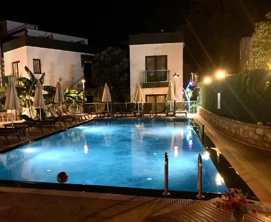 Bodrum Gümbet'te Merkezi Konumda, Ortak Havuzlu, Konforlu Suit - 1