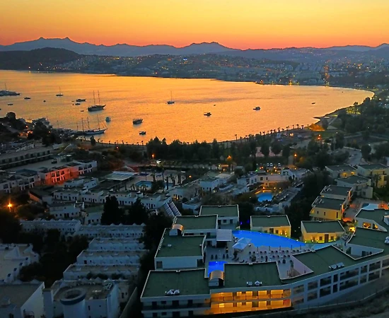 Bodrum Gümbet'te Yeşillikler İçerisinde, Ortak Havuzlu, Konforlu Suit - 1