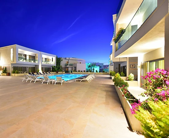 Bodrum Gümbet'te Tesis İçerisinde, Ortak Havuzlu, 2 Kişilik Suit - 1