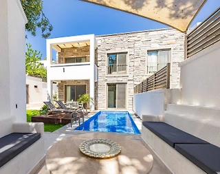 Bodrum Gürece'de Tasarımıyla Göz Dolduran, Merkezi Konumda, Şık Villa - 1