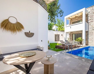 Bodrum Gürece'de Tasarımıyla Göz Dolduran, Merkezi Konumda, Şık Villa - 2