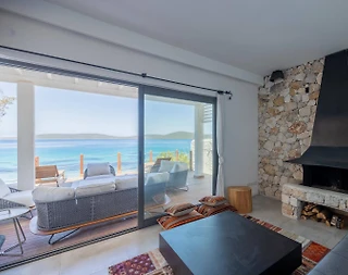 Bodrum Güvercinlik'te Denize Sıfır, 8 Kişilik, Modern Villa - 5