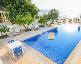 Bodrum Güvercinlik'te Denize Sıfır, Özel Havuzlu, Kiralık Villa - 2