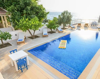 Bodrum Güvercinlik'te Denize Sıfır, Özel Havuzlu, Kiralık Villa - 2