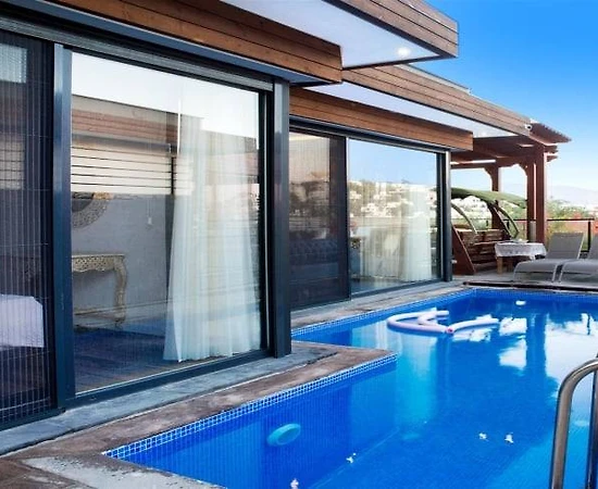 Muğla Bodrum'da Sakin Konumda, Özel Havuzlu, Modern Villa - 1