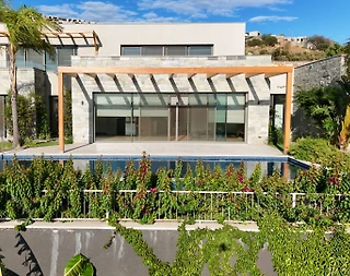 Bodrum Konacık'ta Deniz Manzaralı Özel Havuzlu Malikane - 1