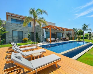 Bodrum Konacık'ta Deniz Manzaralı Özel Havuzlu Malikane - 1