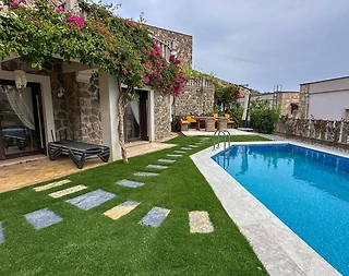 Bodrum Kumbahçe'de Merkezi Konumda, Özel Havuzlu, Lüks Villa - 2