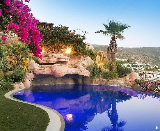 Muğla Bodrum'da Deniz Manzaralı, Özel Havuzlu, 6 Kişilik Villa - 1