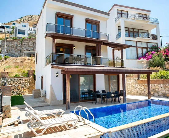 Bodrum Peksimet'de Geniş Ailelere Uygun, Özel Havuzlu, Kiralık Villa - 1