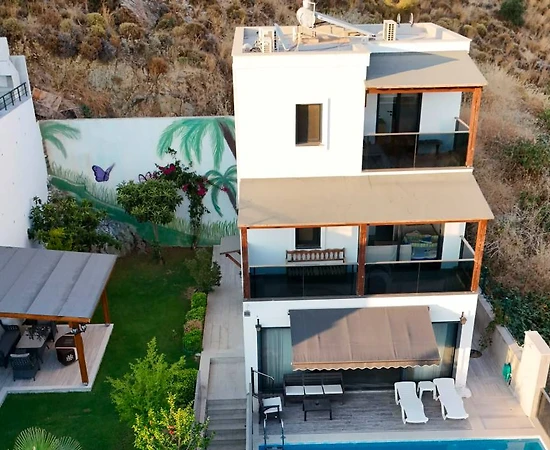 Bodrum Peksimet'te Enfes Deniz Manzaralı, Özel Havuzlu, Kiralık Villa - 1